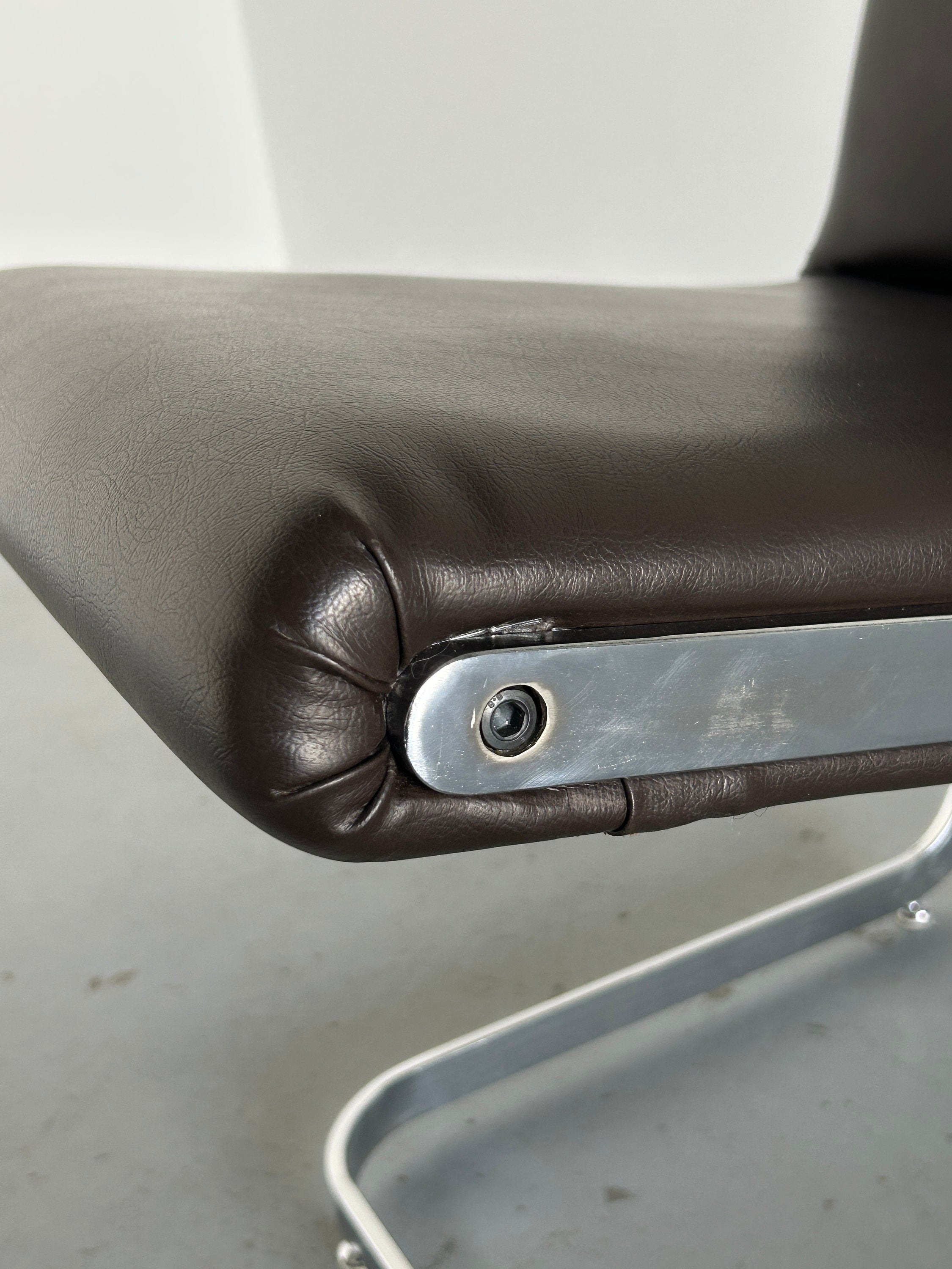 Italian Space Age Cantilever Lounge Chairs, 1970s