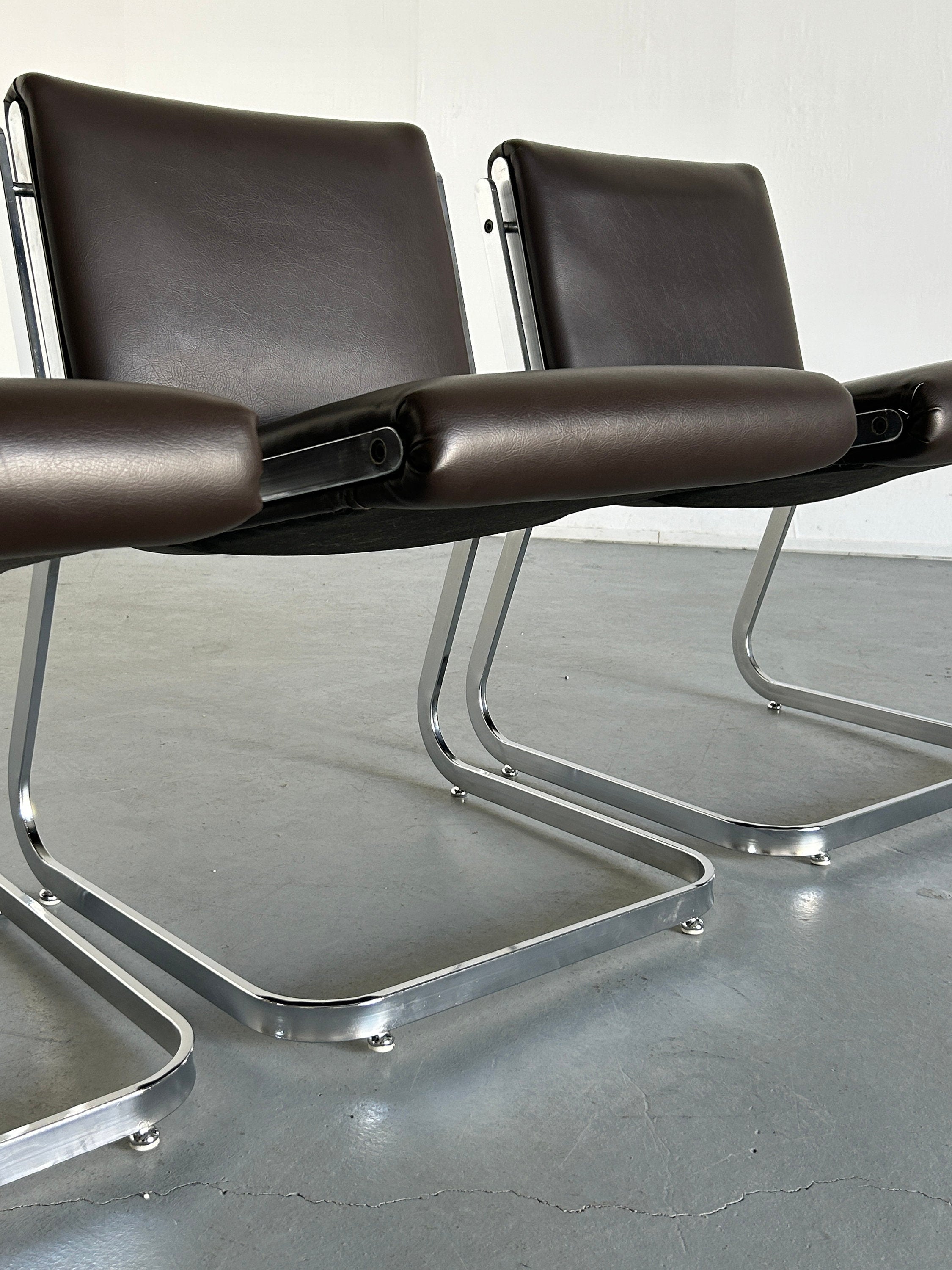 Italian Space Age Cantilever Lounge Chairs, 1970s