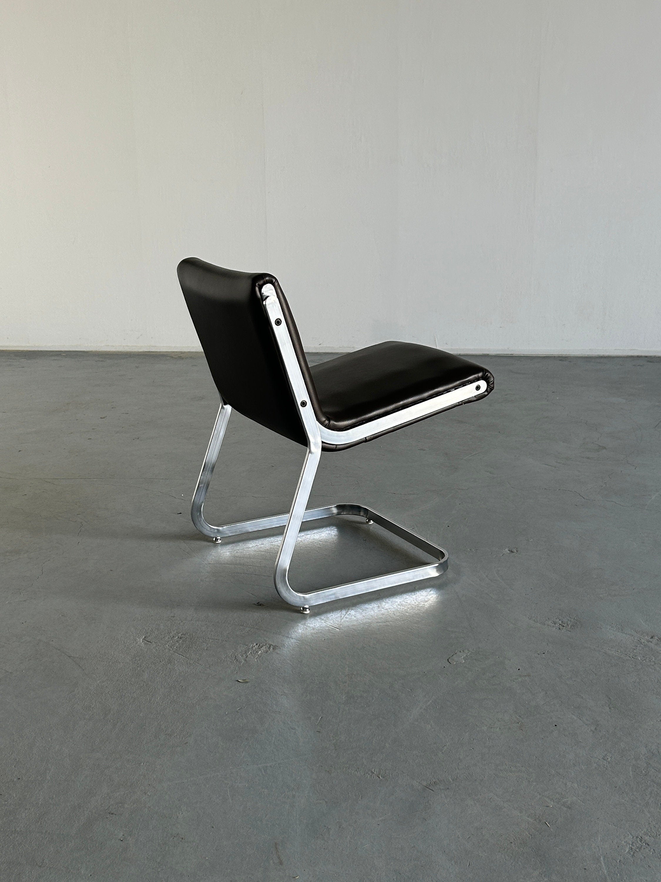 Italian Space Age Cantilever Lounge Chair, 1970s