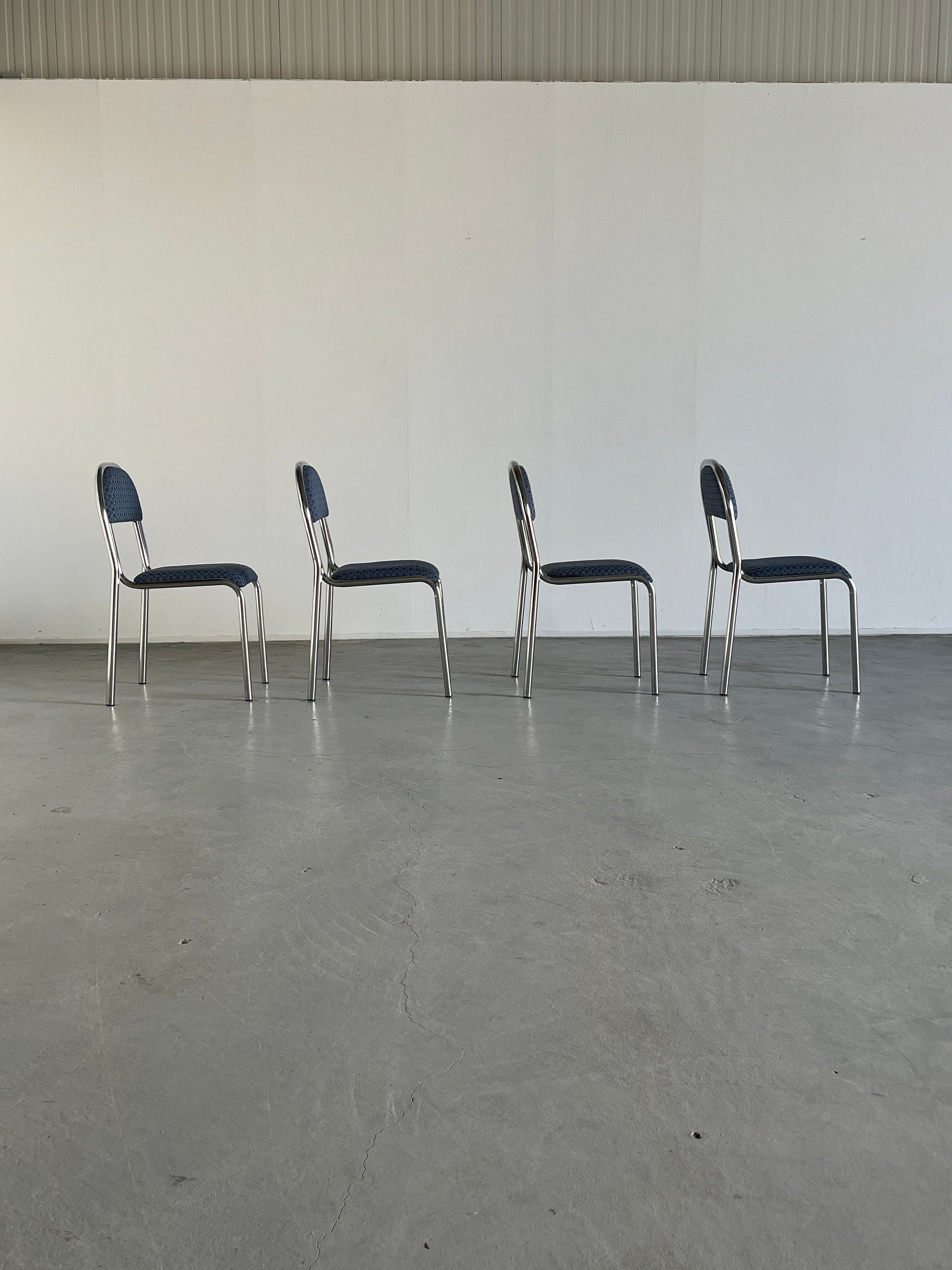 Set of 4 Vintage Italian Bauhaus Style Curved Chrome Tubular Steel Stackable Dining Chairs, 1980s Italy