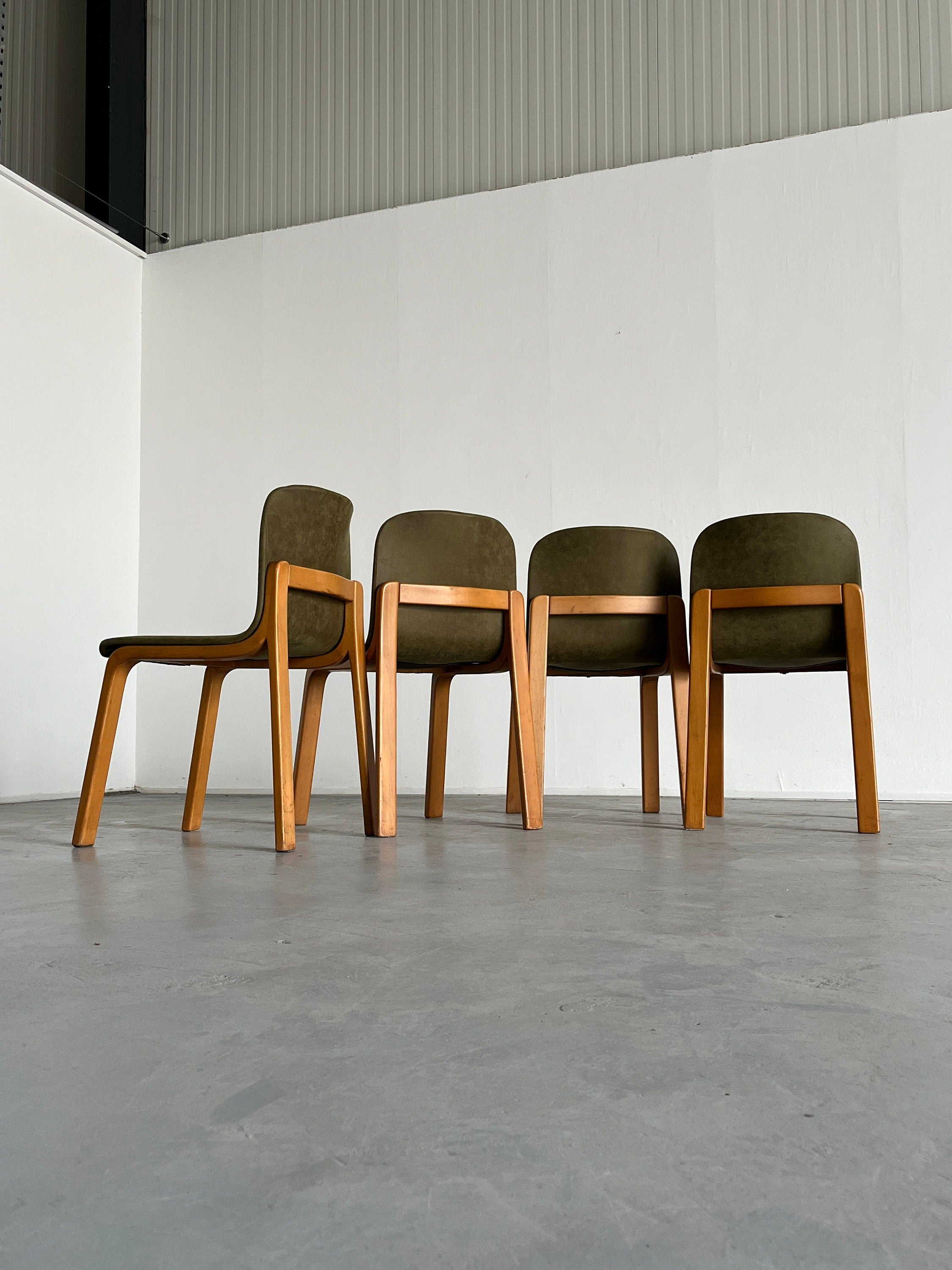 Set of 4 Elegant Italian Mid-Century Modern Bentwood Dining Chairs in Olive Green Padded Upholstery, 1970s