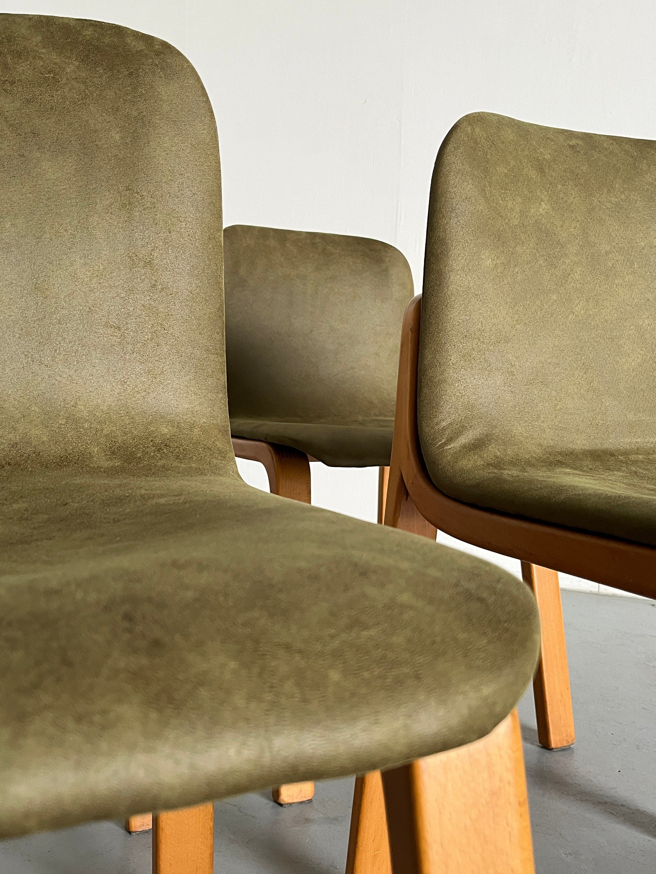 Set of 4 Elegant Italian Mid-Century Modern Bentwood Dining Chairs in Olive Green Padded Upholstery, 1970s